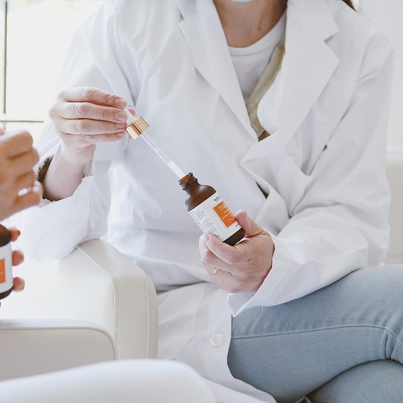 NIB Scentuals Vitamin C Serum for Face 2 fl. oz. - Picture 7 of 8